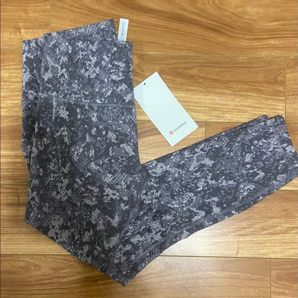 Lululemon Wunder Under 25 inch